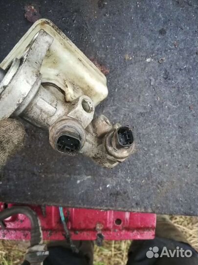 Главный тормозной цилиндр Volkswagen Bora