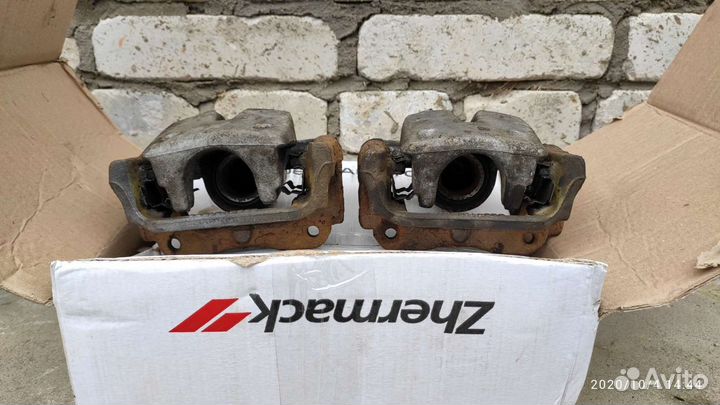 Суппорта задние Toyota Avensis T25