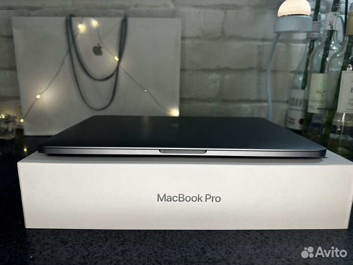 MacBook Pro 13 2022 М2/16 GB/512 SSD/90ц/Идеал