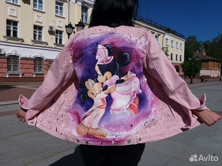 Джинсовая куртка с росписью