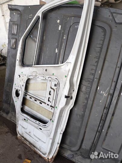 Дверь боковая передняя правая Mercedes Sprinter