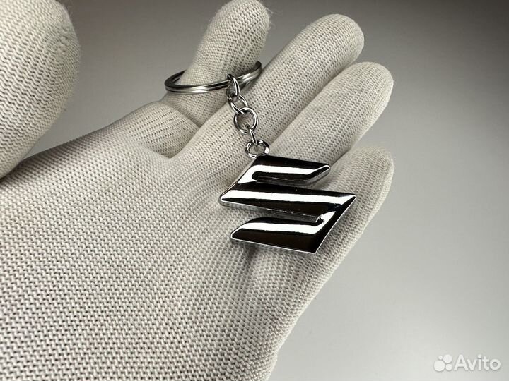 Брелок Suzuki 3Д