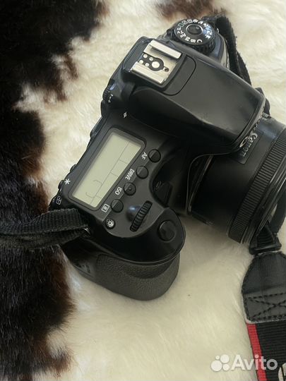 Фотоаппараcanon 60d на запчасти, объектив 50mm 1.8