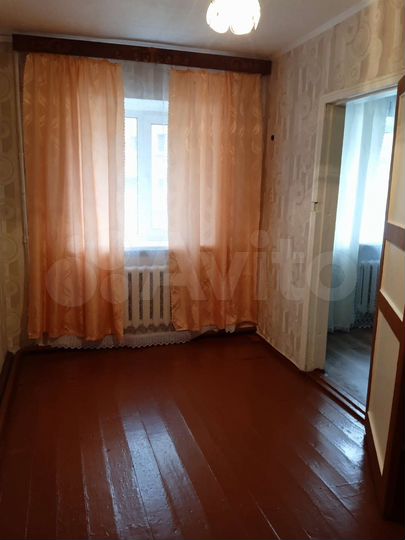 2-к. квартира, 43 м², 1/3 эт.