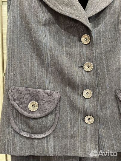 Костюм женский брючный 50