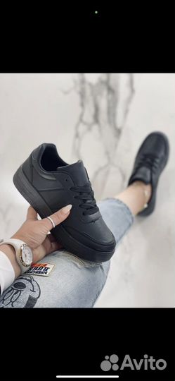 Кроссовки новые