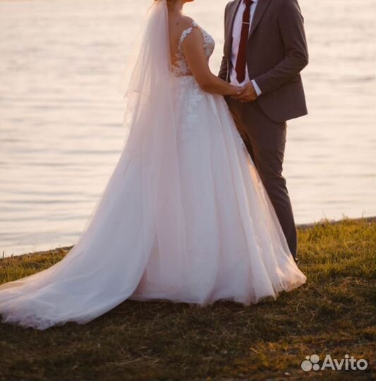 Свадебное платье 44 46 со шлейфом