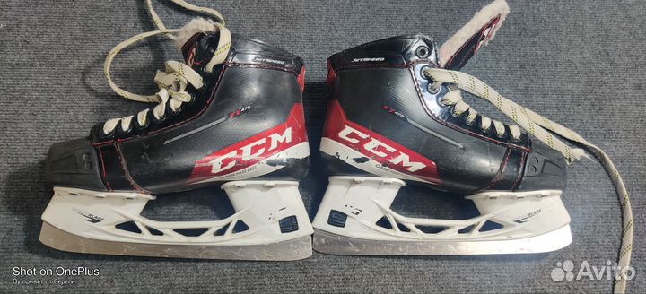 Коньки хоккейные