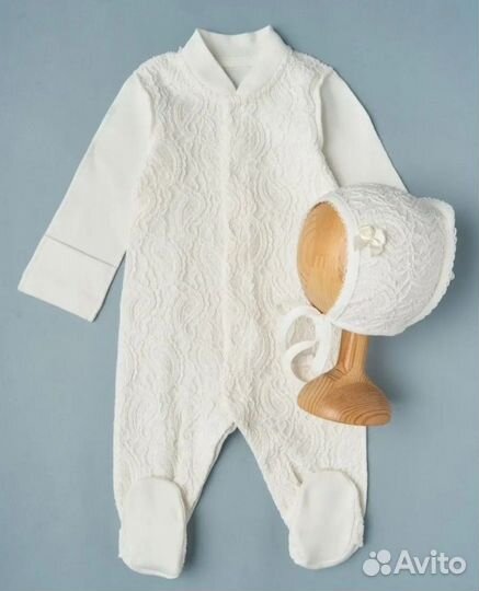 Нарядный комплект на выписку для новорожденного