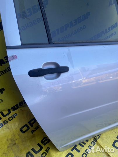 Задняя правая дверь Toyota Probox