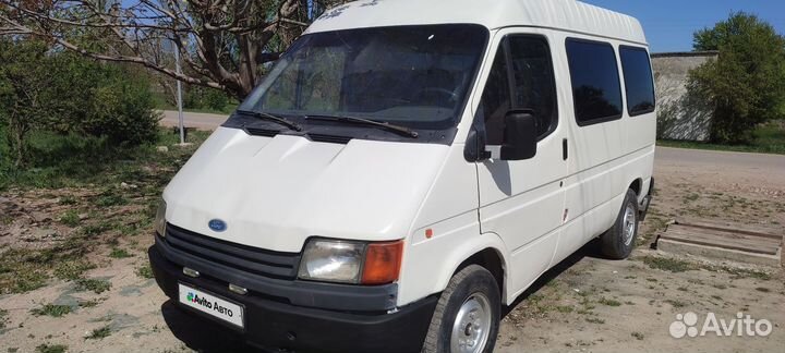 Ford Transit микроавтобус, 1990