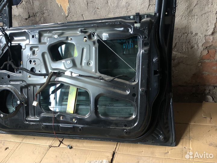 Передняя правая дверь Opel Frontera