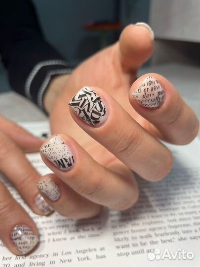 Модель на маникюр