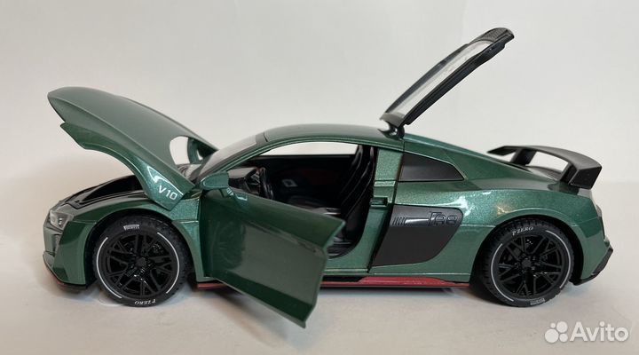 Модель машины Ауди R8 Audi R8 инерционная новая