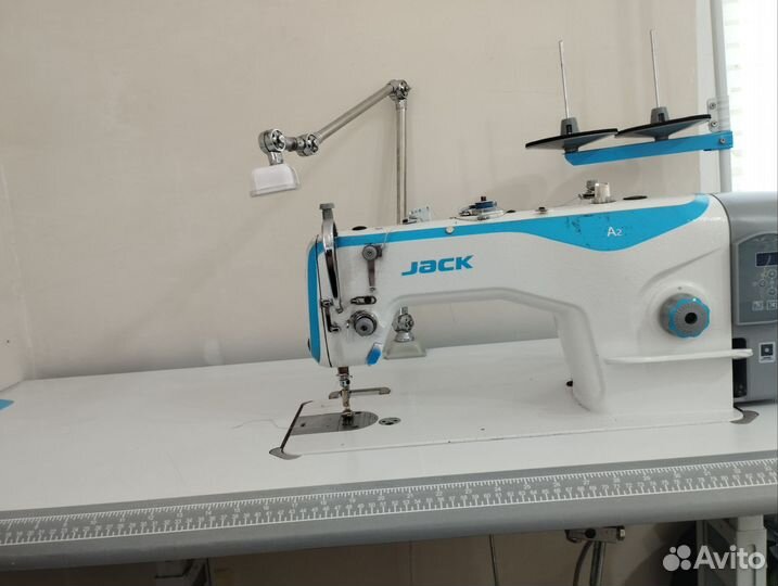 Промышленная прямострочная швейная машина