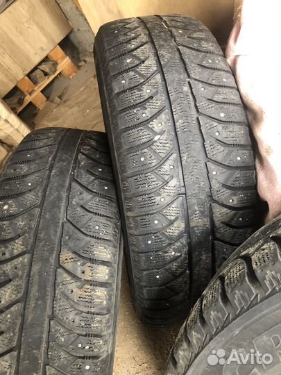Bridgestone Ice Cruiser 7000 225/65 R17