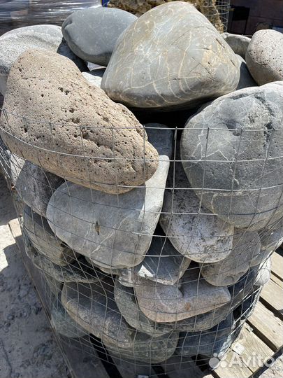 Галька морская крупная. Окатыши. Валуны