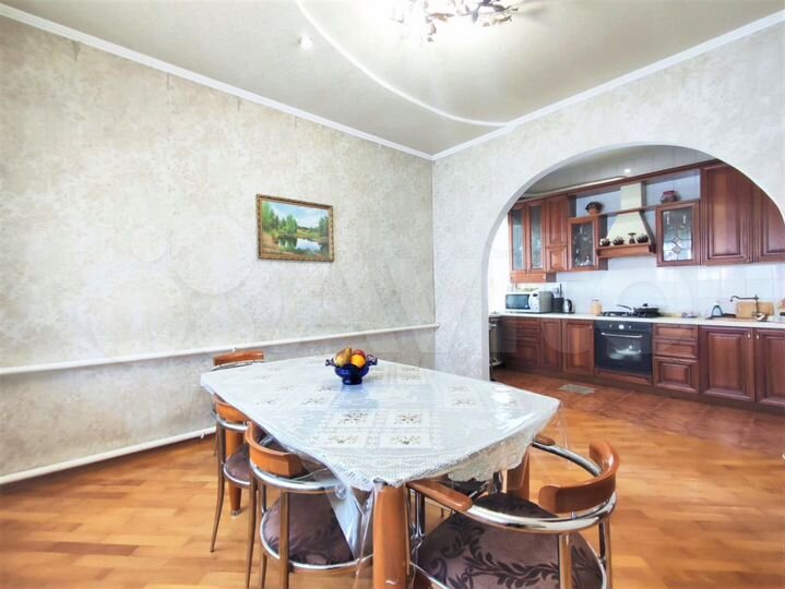 Дом 188,2 м² на участке 5,8 сот.