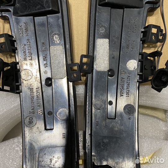 Повторители поворота mercedes benz A2129067301