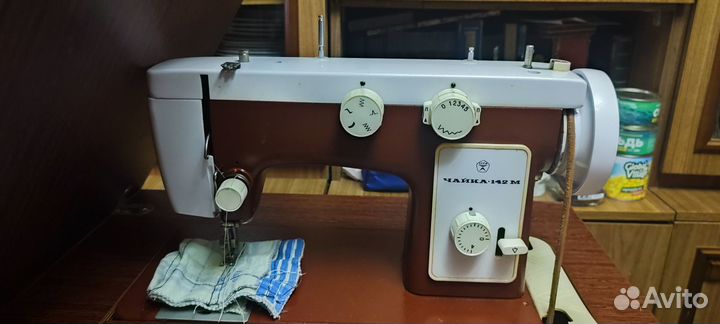 Продам швейную машину Чайка 142М