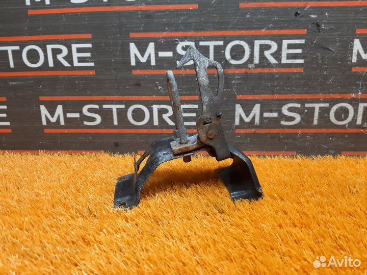 Скоба капота левая Bmw X5 E70 N52B30A 2009