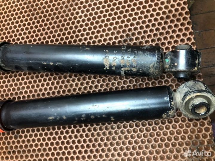 Амортизаторы задние Nissan Qashqai