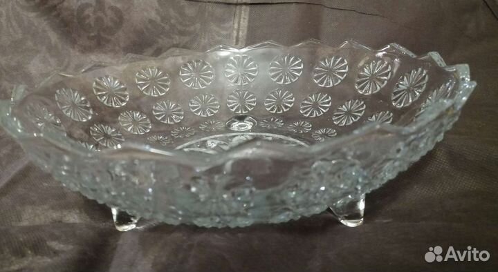 Ваза для фруктов на ножках