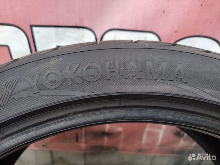 Yokohama Advan Sport V107 245/40 R20 и 275/35 R20