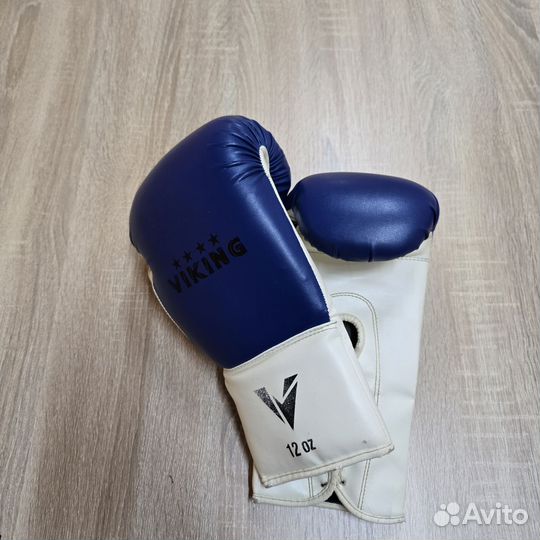 Боксерские перчатки 12 oz Viking