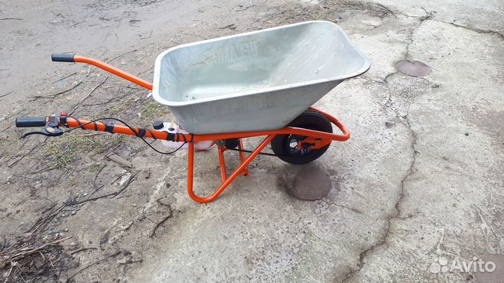 Тачка с мотором