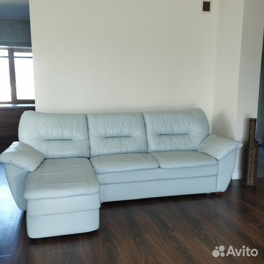 Продам кожаный диван