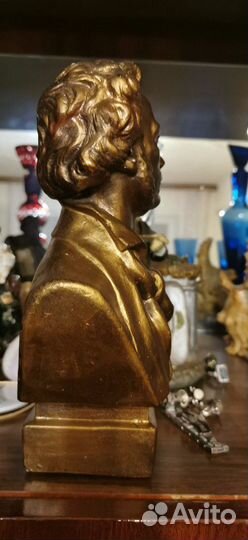 Номерной бюст А. С. Пушкин