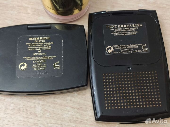 Футляры для пудры (пудреницы)