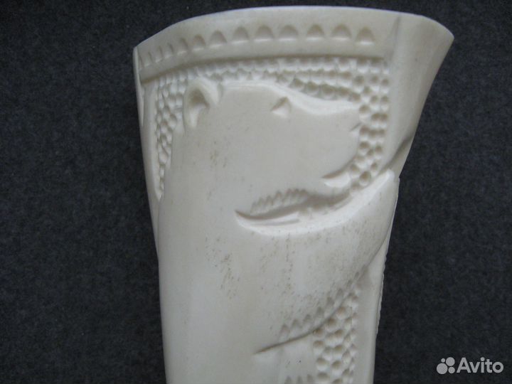 Ваза кость медведь винтаж