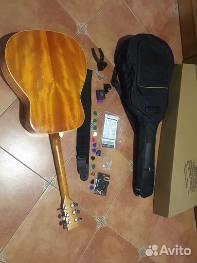Гитара акустическая Yamaha F370 NAT + К/т