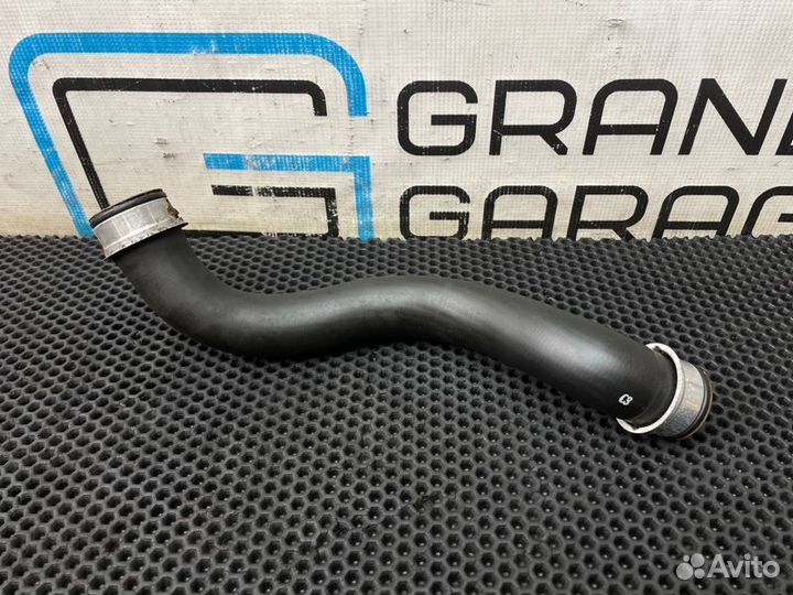 Патрубок охлаждения левый Mercedes-Benz C-Class