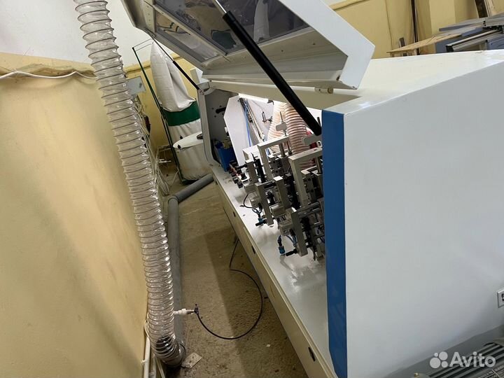 Кромкооблицовочный станок Compact SWhite