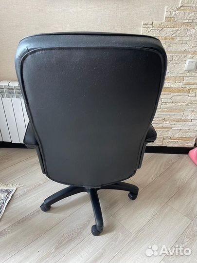 Офисное кресло руководителя бу кожаное