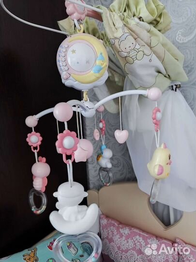 Музыкальный мобиль на кроватку