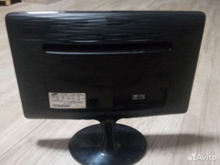 Монитор samsung B1930N
