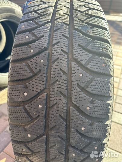 Bridgestone Ice Cruiser 7000S 225/60 R17 99T