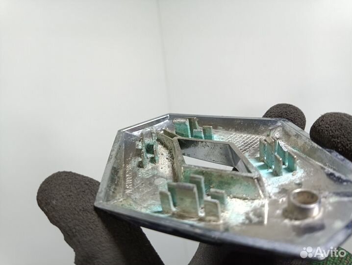 Эмблема Renault