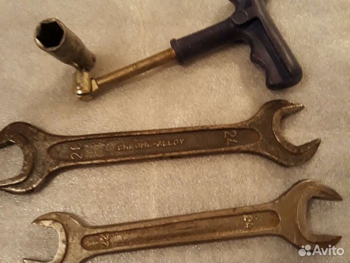 Рожковые и свечные ключи СССР