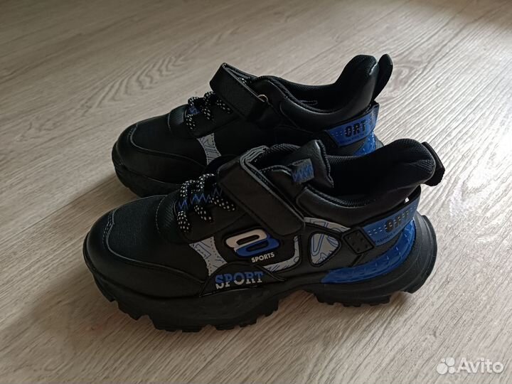 Кроссовки 35