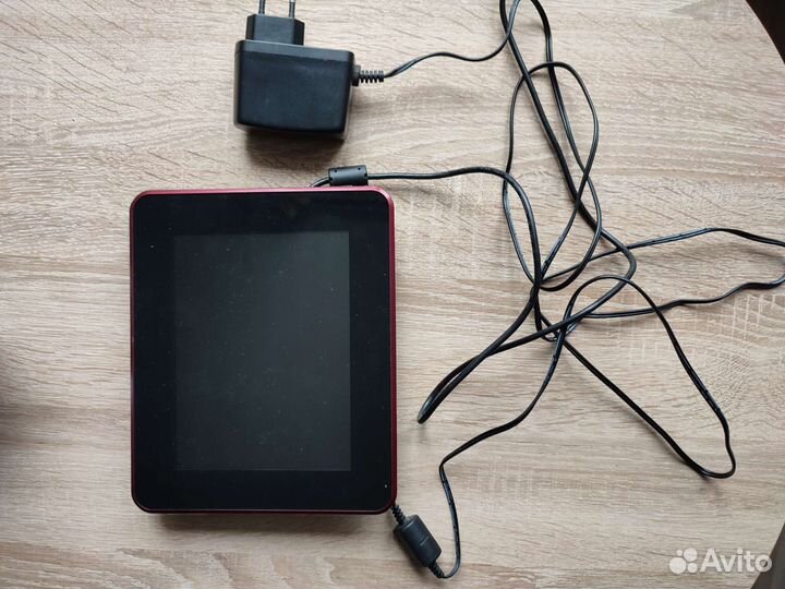 Цифровая фоторамка LG F7010S-PN