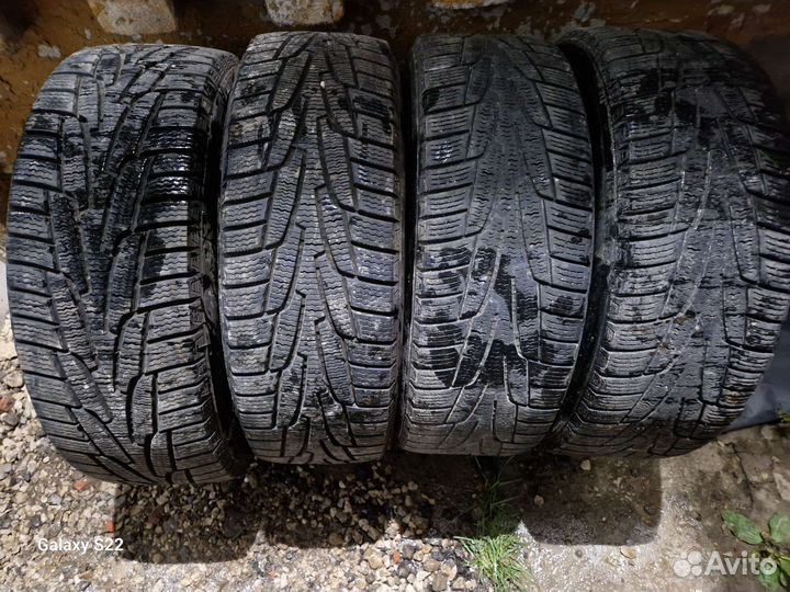Kumho I'Zen KW31 215/65 R16