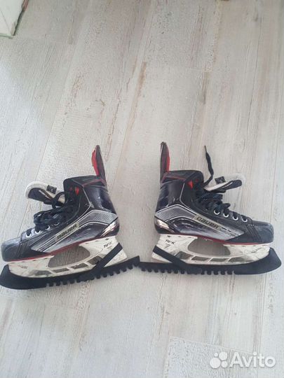 Коньки хоккейные и шорты