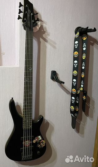 Бас гитара 5 струн