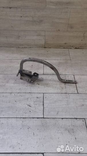 Петля крышки багажника правая Volkswagen Polo 5 С