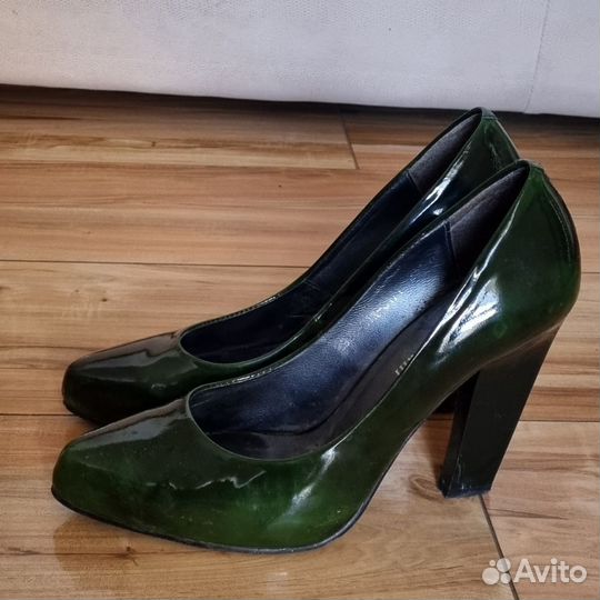 Туфли женские 37 размер лаковые темно-зеленые